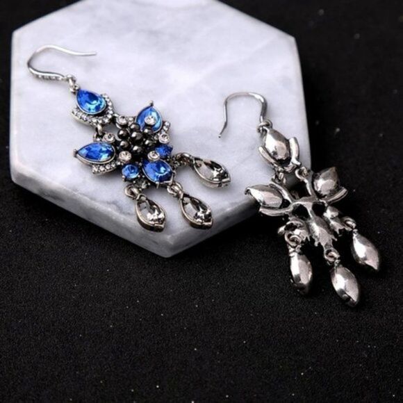Blue Crystal Flower Silver Vintage Hook Dangle Statement Earrings - Picture 10 of 10